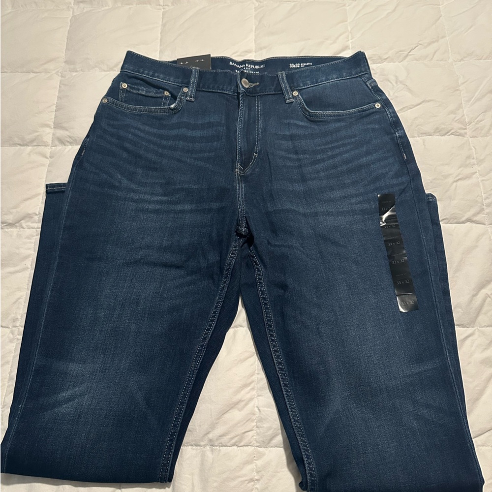 Banana Republic Travel Jeans 33 x 32 NWT